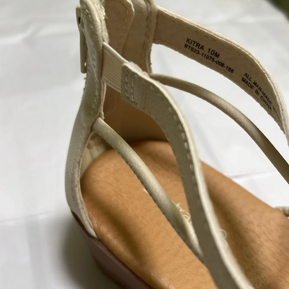 BARETRAPS Women's Kitra Wedge Sandal, Size 10M
